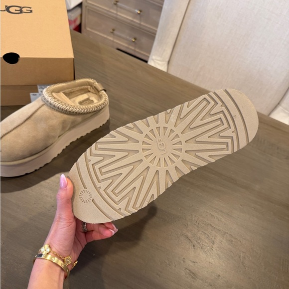 UGG Tazz Slippers - Picture 3 of 8